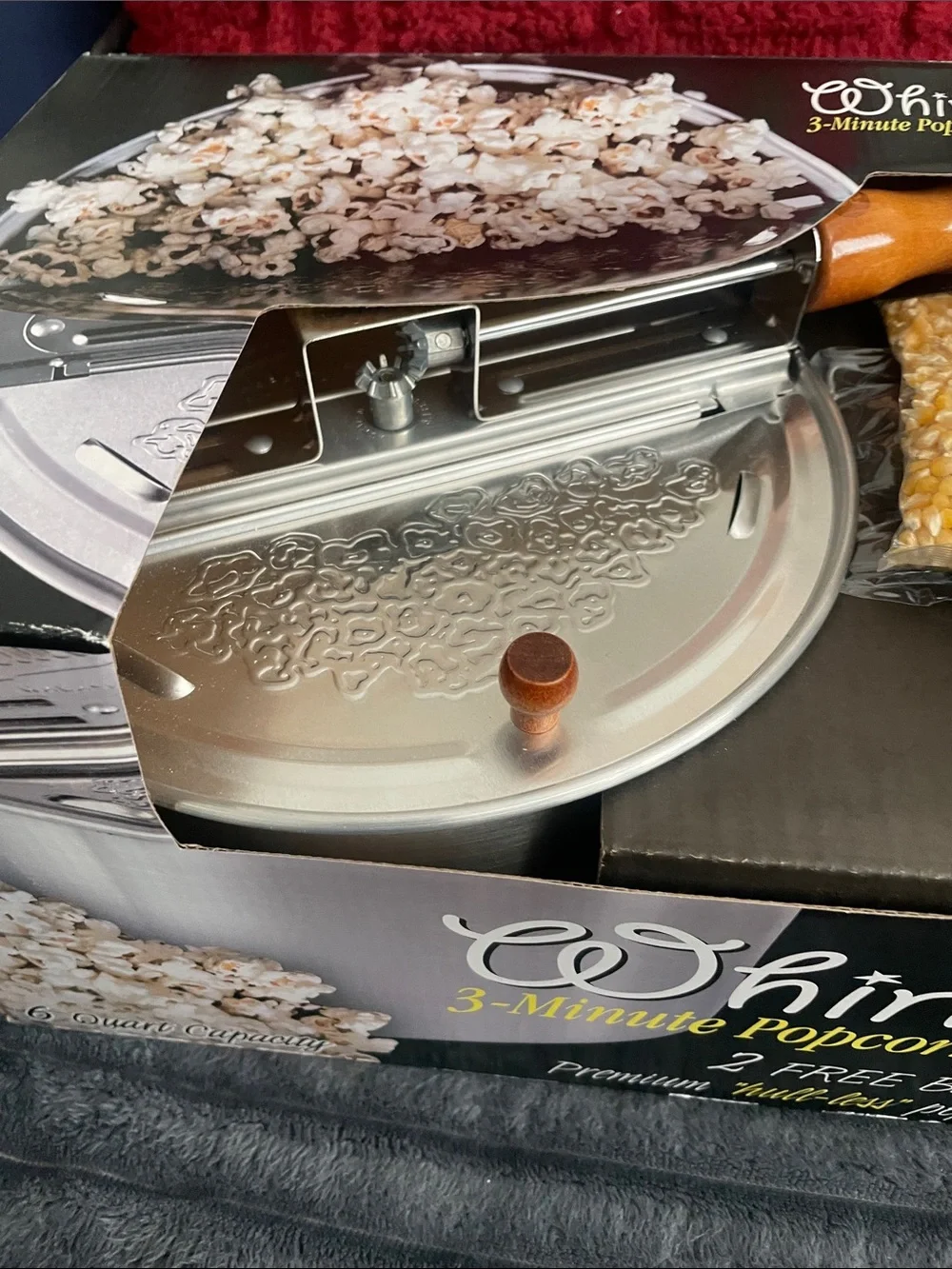 3-Minute Popcorn Popper in Silver and Brown - Picture 6 of 9
